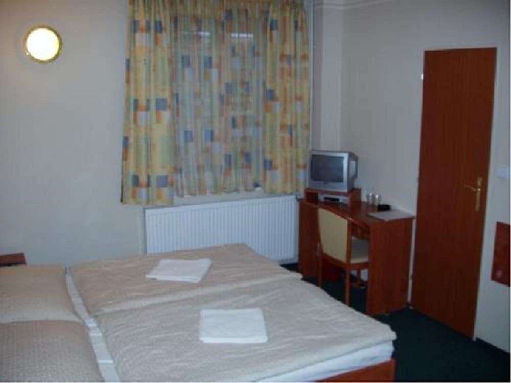 פראג Hotel U Hvezdy מראה חיצוני תמונה